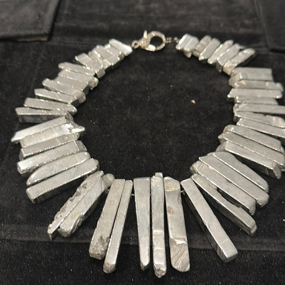SALE: Steel colored vertical stone beads circle into a 18” choker.
